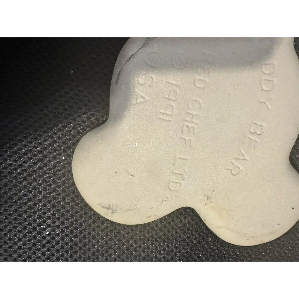 The Pampered Chef Teddy Bear Cookie Mold Vintage 1991 Tan Heart‎ Stoneware